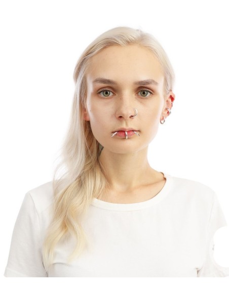 8 faux piercing