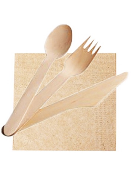 Ensemble couverts en bois avec serviette