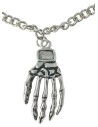 Collier main de squelette